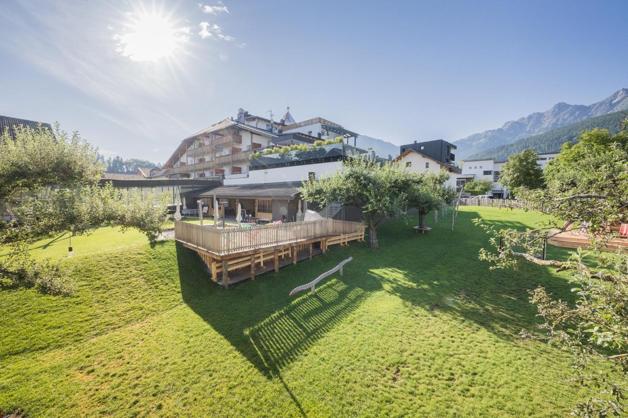 Hotel Fameli Olang 外观 照片