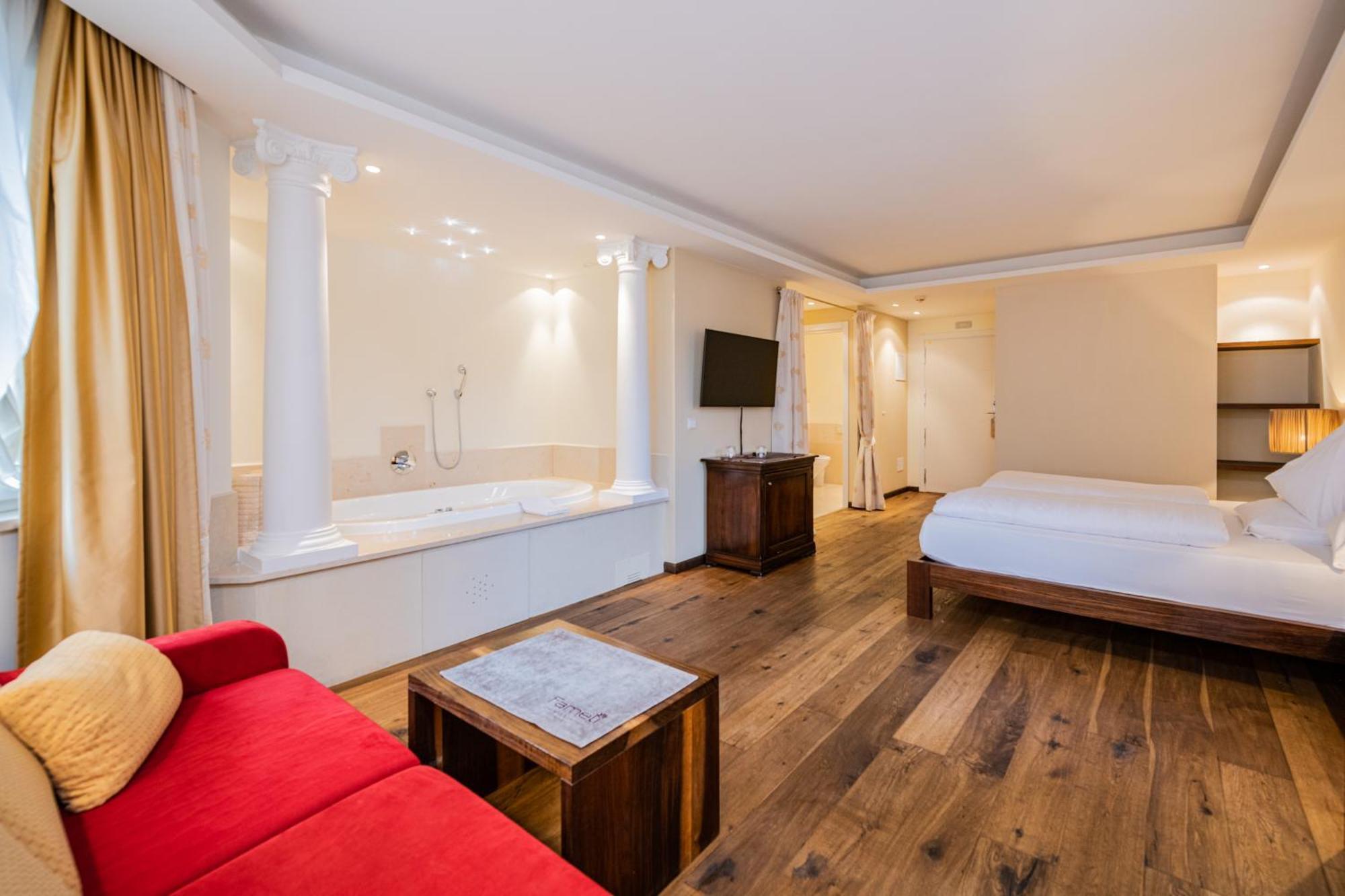Hotel Fameli Olang 客房 照片